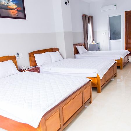 Hoang Thinh Hotel Kon Tum Bagian luar foto