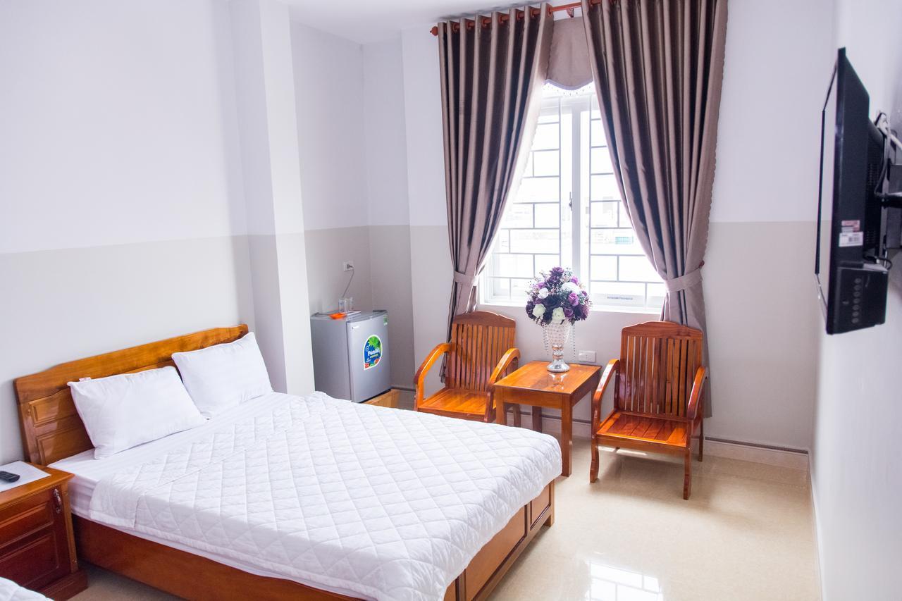 Hoang Thinh Hotel Kon Tum Bagian luar foto