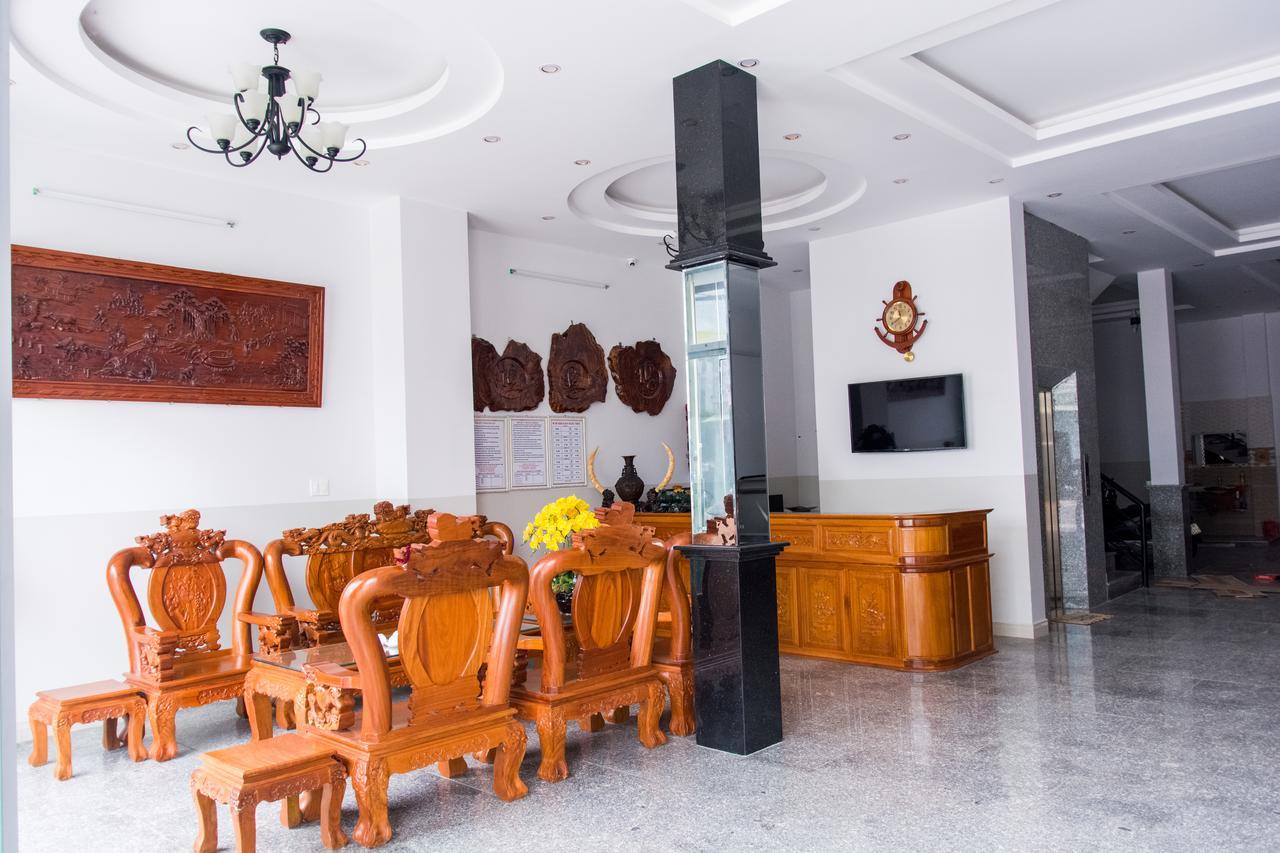 Hoang Thinh Hotel Kon Tum Bagian luar foto